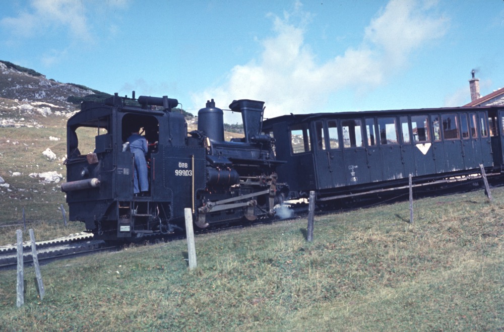 Schneeburg train at summit.