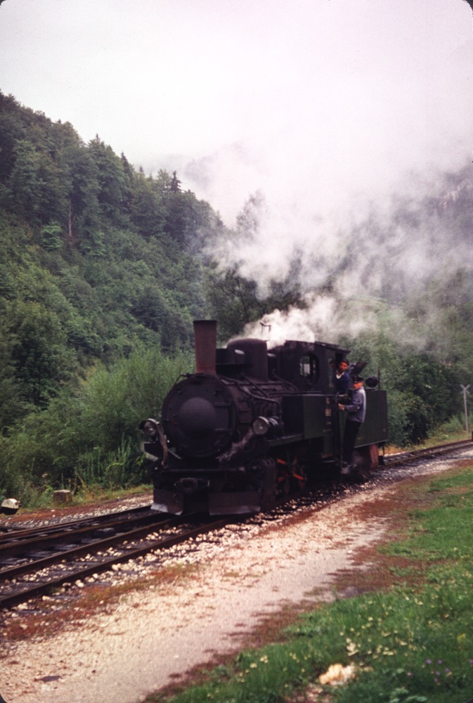 Running round at Kunsdorf. On the Eisenkapel line.