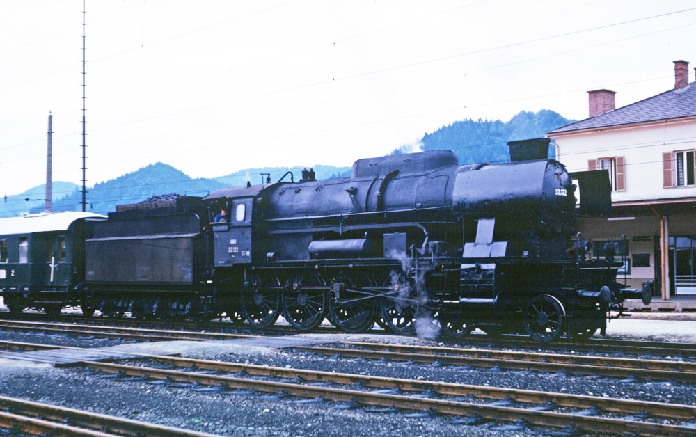ÖBB 33.122 at Leoben after my footplate trip on it.