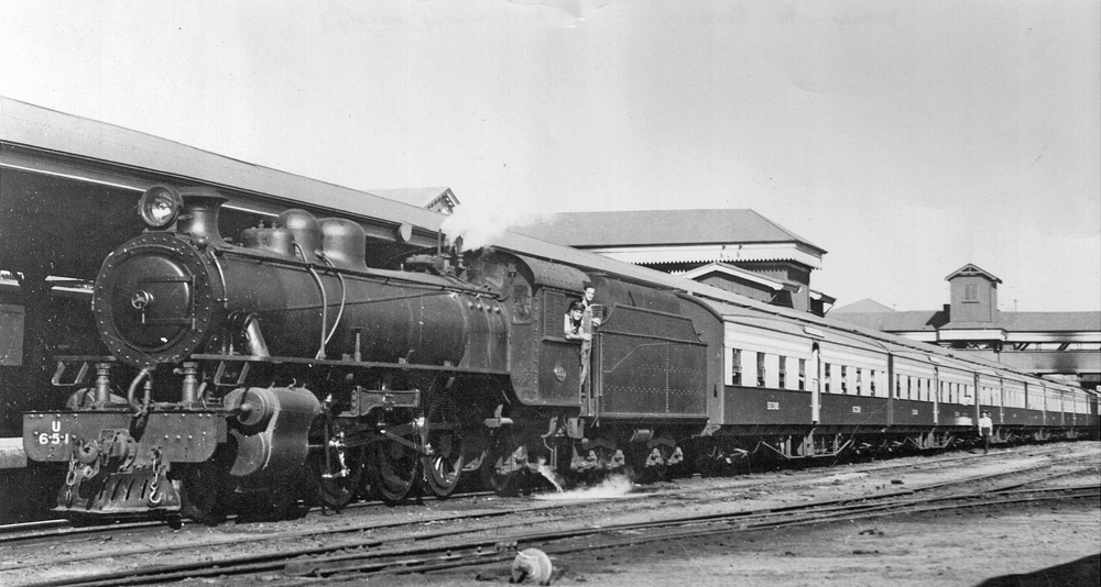 'Australind' Express at Perth prior to 115 miles to Bunbury (3.25 hrs)