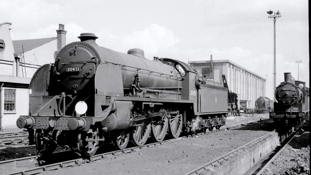 N15 30451 Sir Lamorak at Feltham