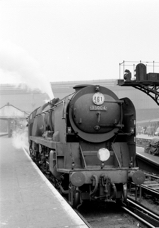 35004 Cunard White Star at Waterloo
